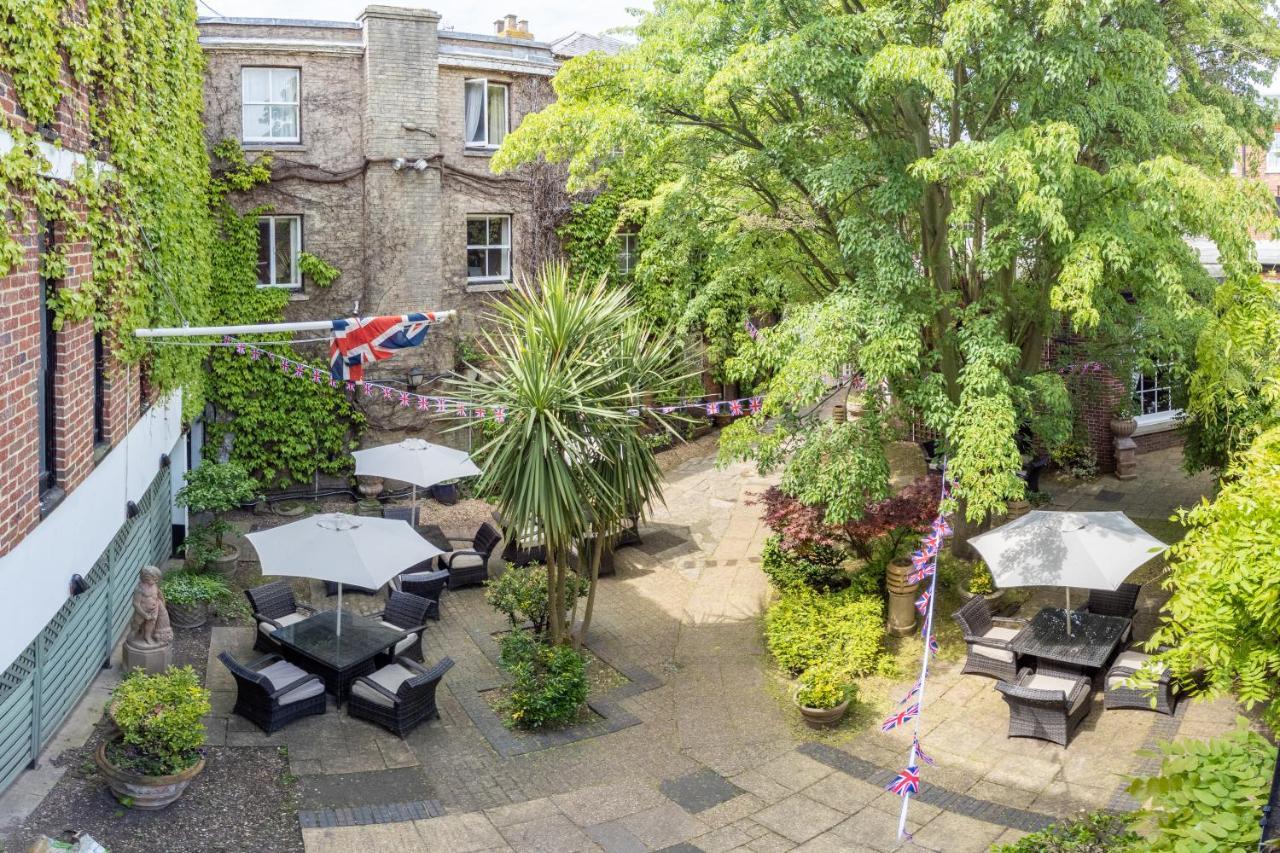 Mercure Salisbury White Hart Hotel & Apartments Esterno foto