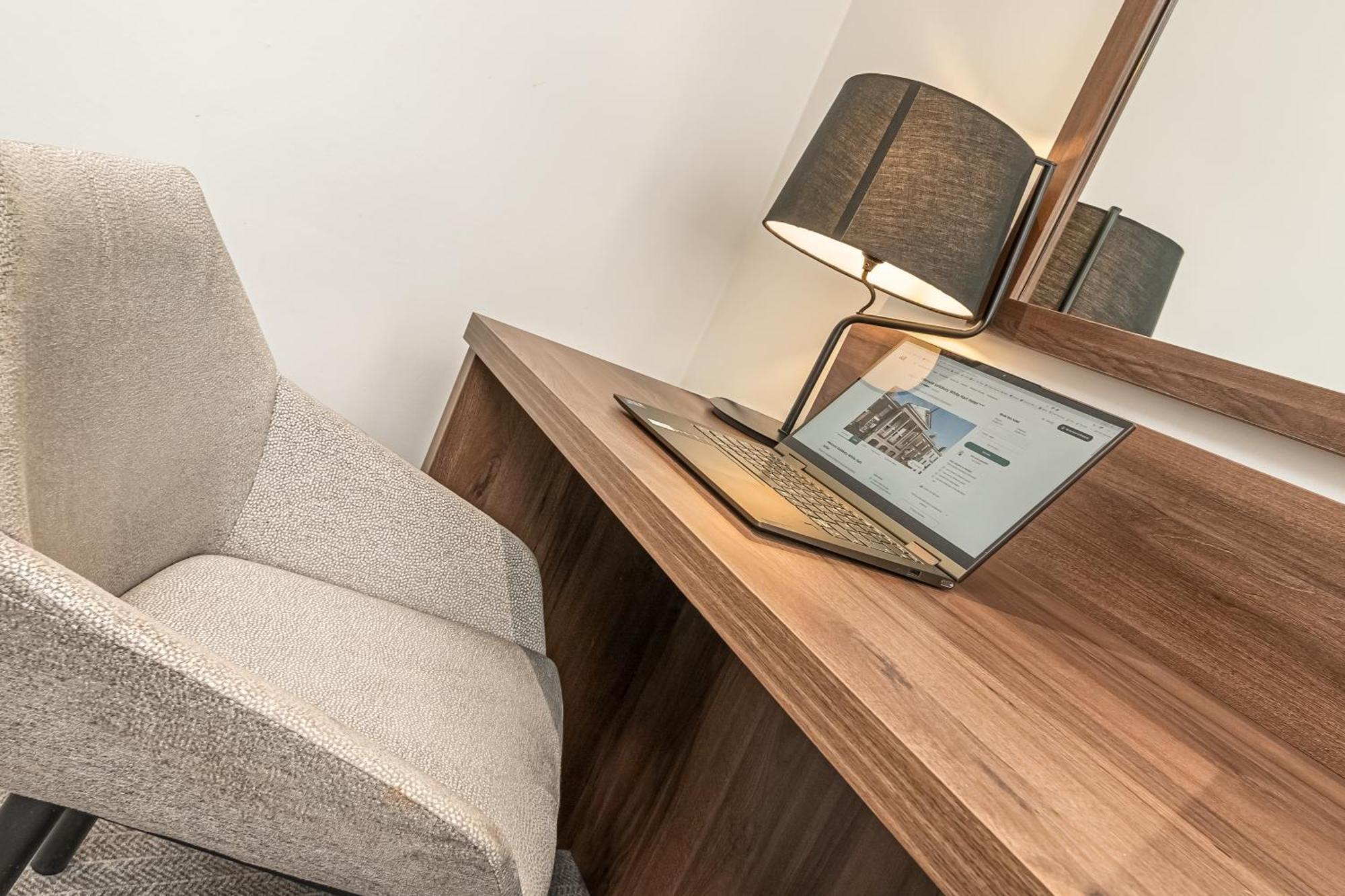 Mercure Salisbury White Hart Hotel & Apartments Esterno foto