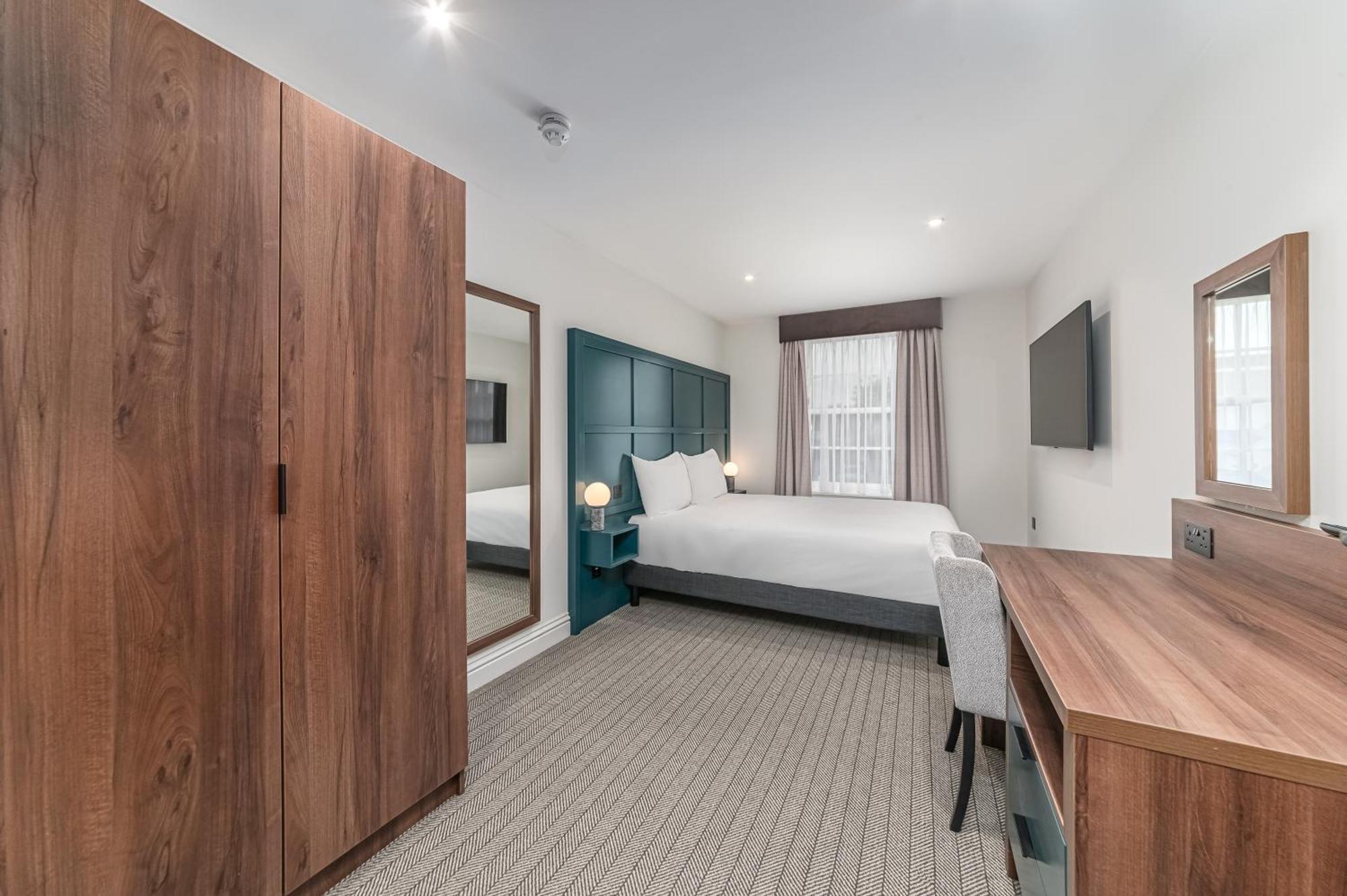 Mercure Salisbury White Hart Hotel & Apartments Esterno foto