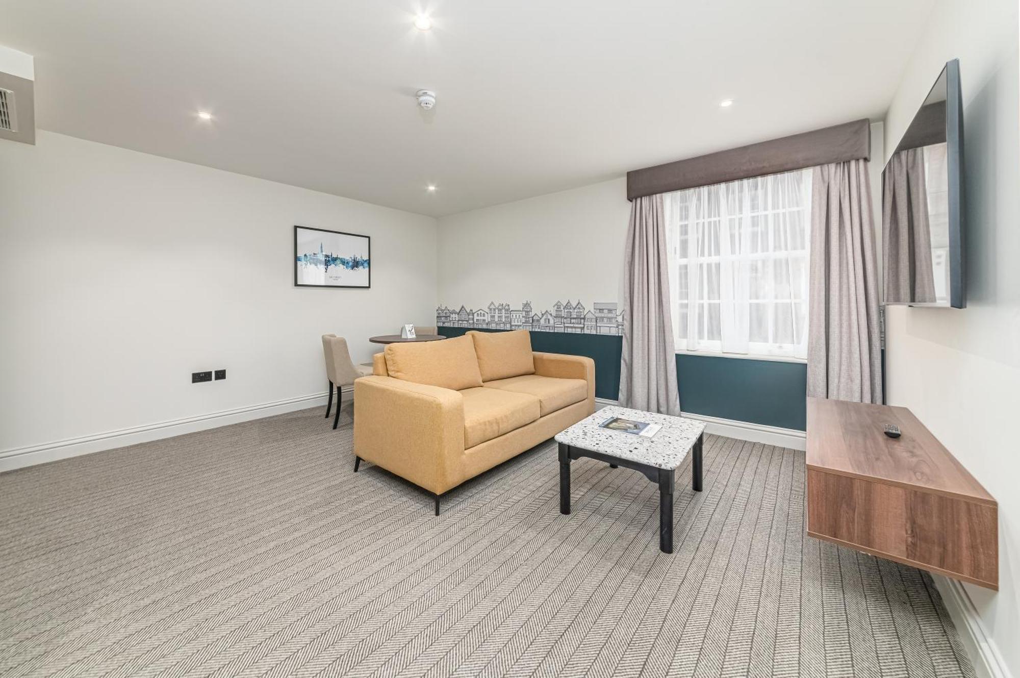 Mercure Salisbury White Hart Hotel & Apartments Esterno foto