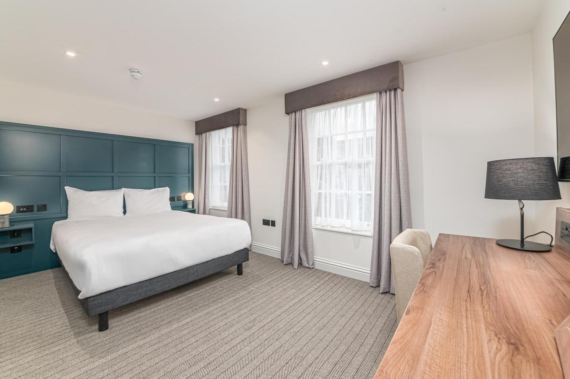 Mercure Salisbury White Hart Hotel & Apartments Esterno foto