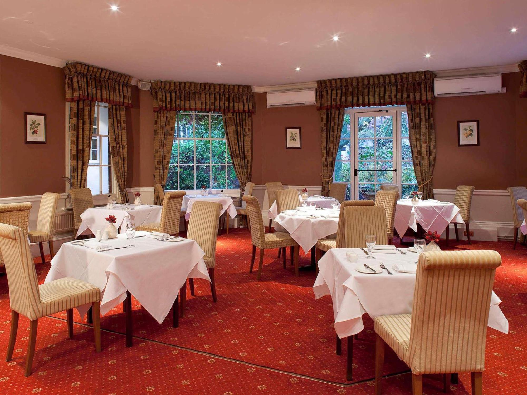 Mercure Salisbury White Hart Hotel & Apartments Esterno foto